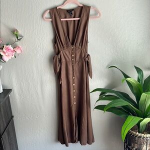 Elegant Brown Sleeveless Dress with side ties and buttons
